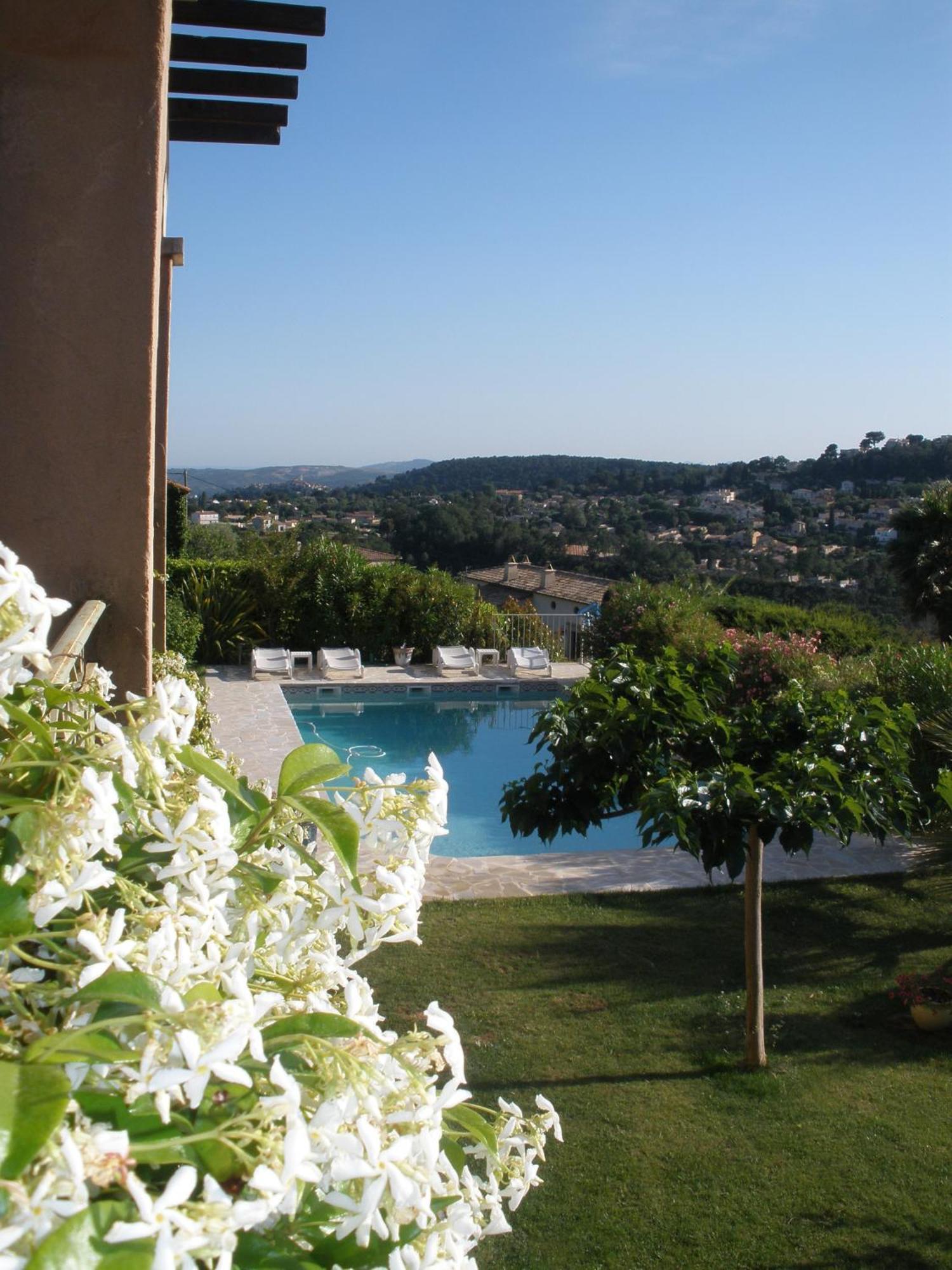 Отель La Bastide De Freinet Ванс Экстерьер фото